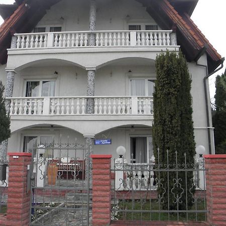 Kristaly Apartman Bed and Breakfast Hévíz Esterno foto