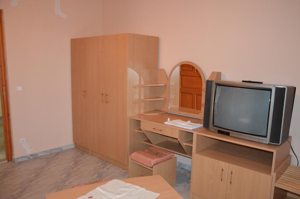 Kristaly Apartman Bed and Breakfast Hévíz Esterno foto