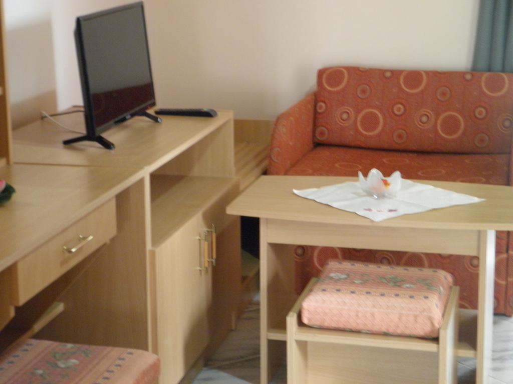 Kristaly Apartman Bed and Breakfast Hévíz Esterno foto