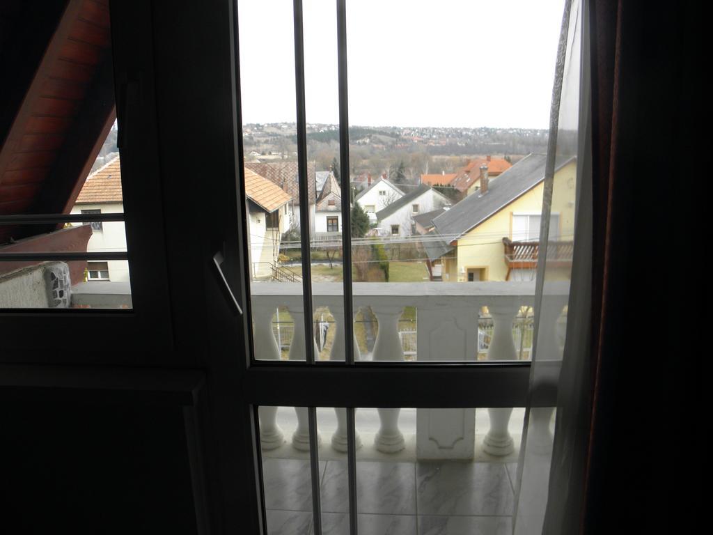 Kristaly Apartman Bed and Breakfast Hévíz Esterno foto