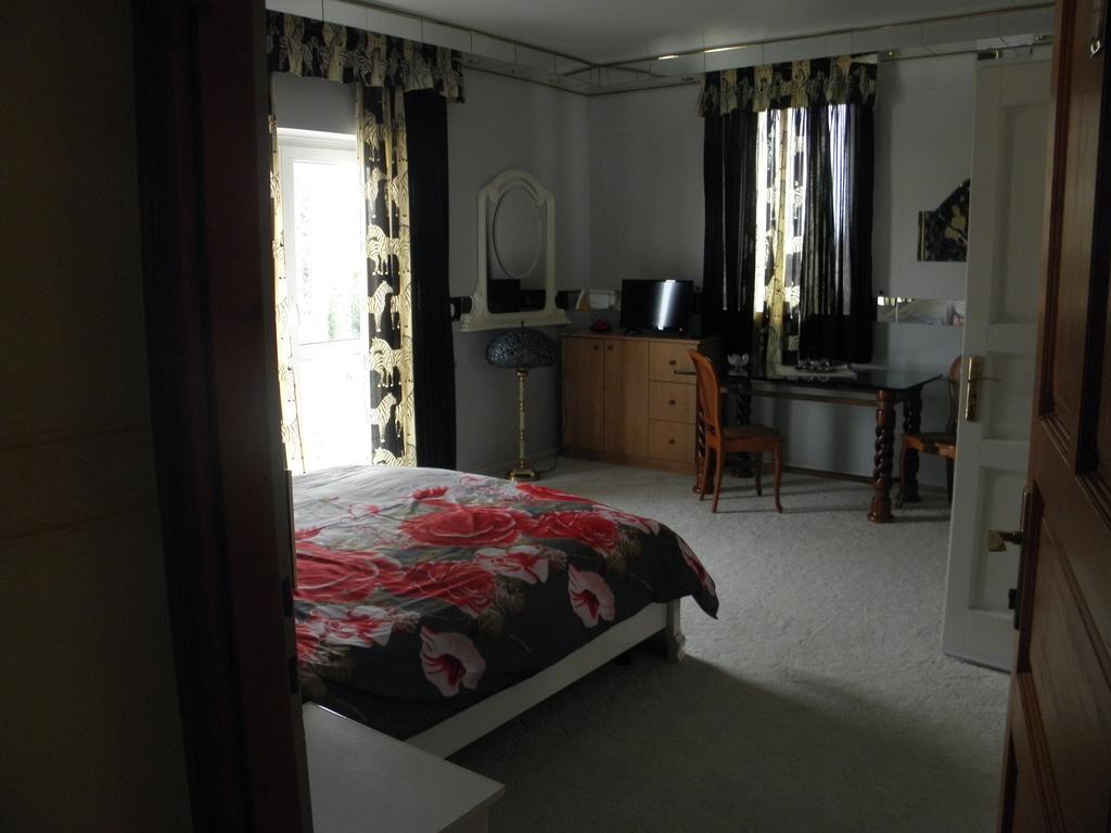 Kristaly Apartman Bed and Breakfast Hévíz Esterno foto
