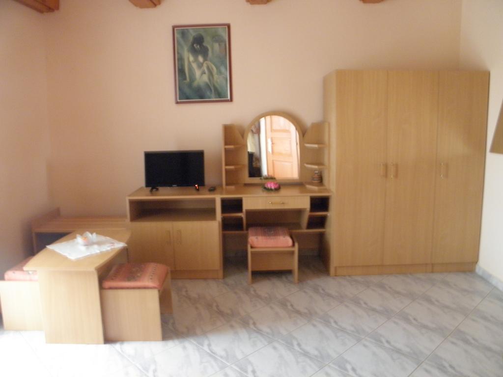 Kristaly Apartman Bed and Breakfast Hévíz Esterno foto