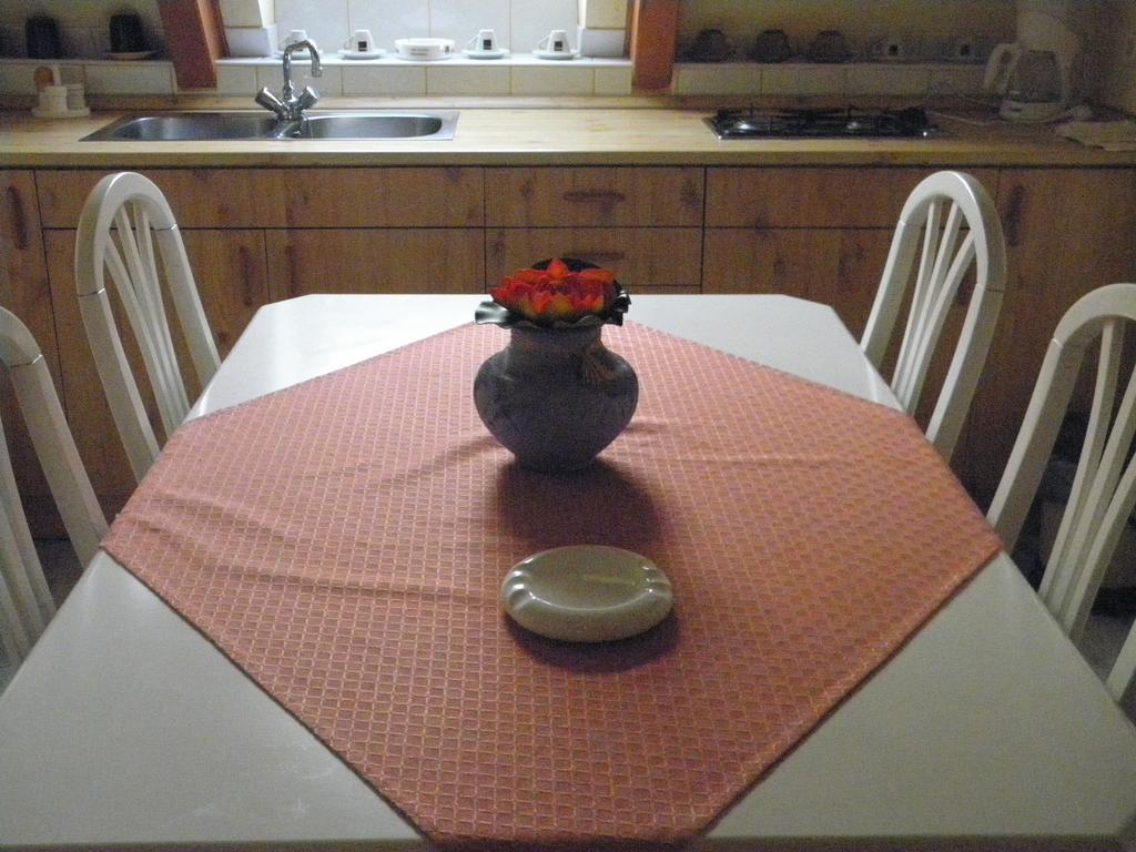 Kristaly Apartman Bed and Breakfast Hévíz Esterno foto