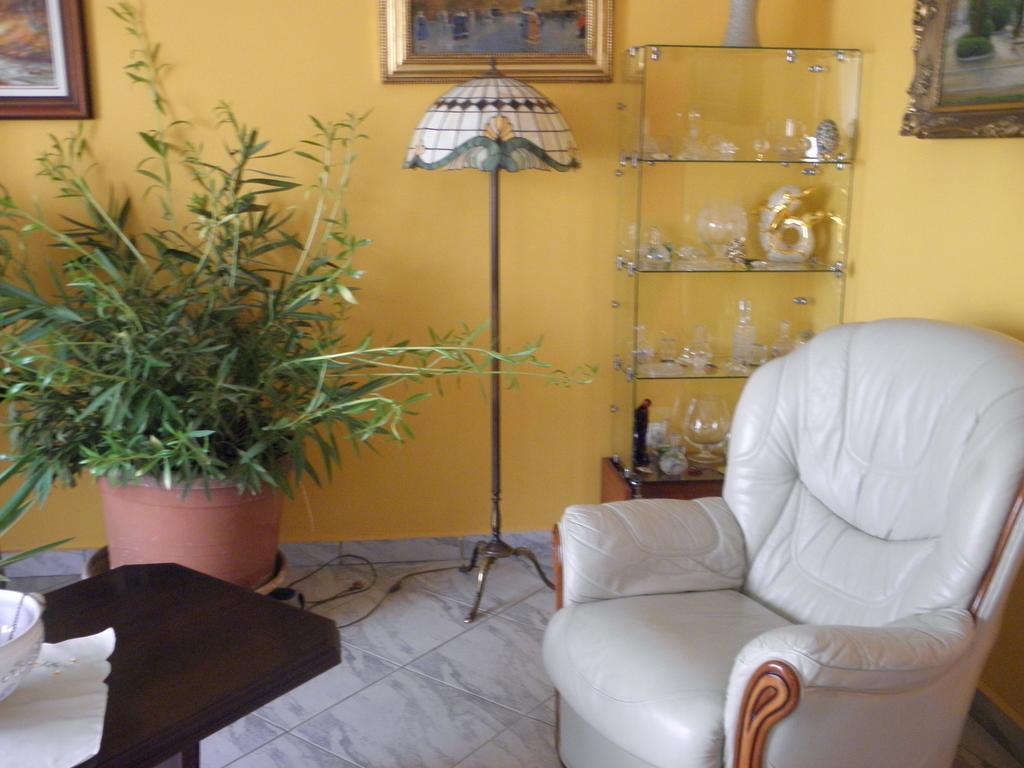 Kristaly Apartman Bed and Breakfast Hévíz Esterno foto