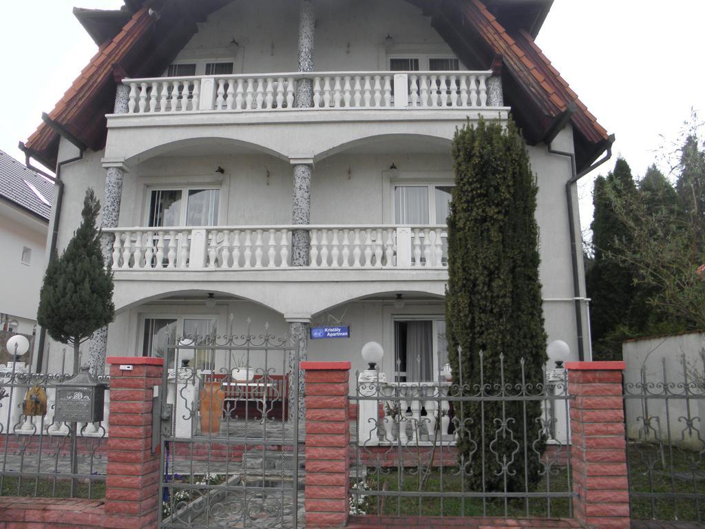 Kristaly Apartman Bed and Breakfast Hévíz Esterno foto